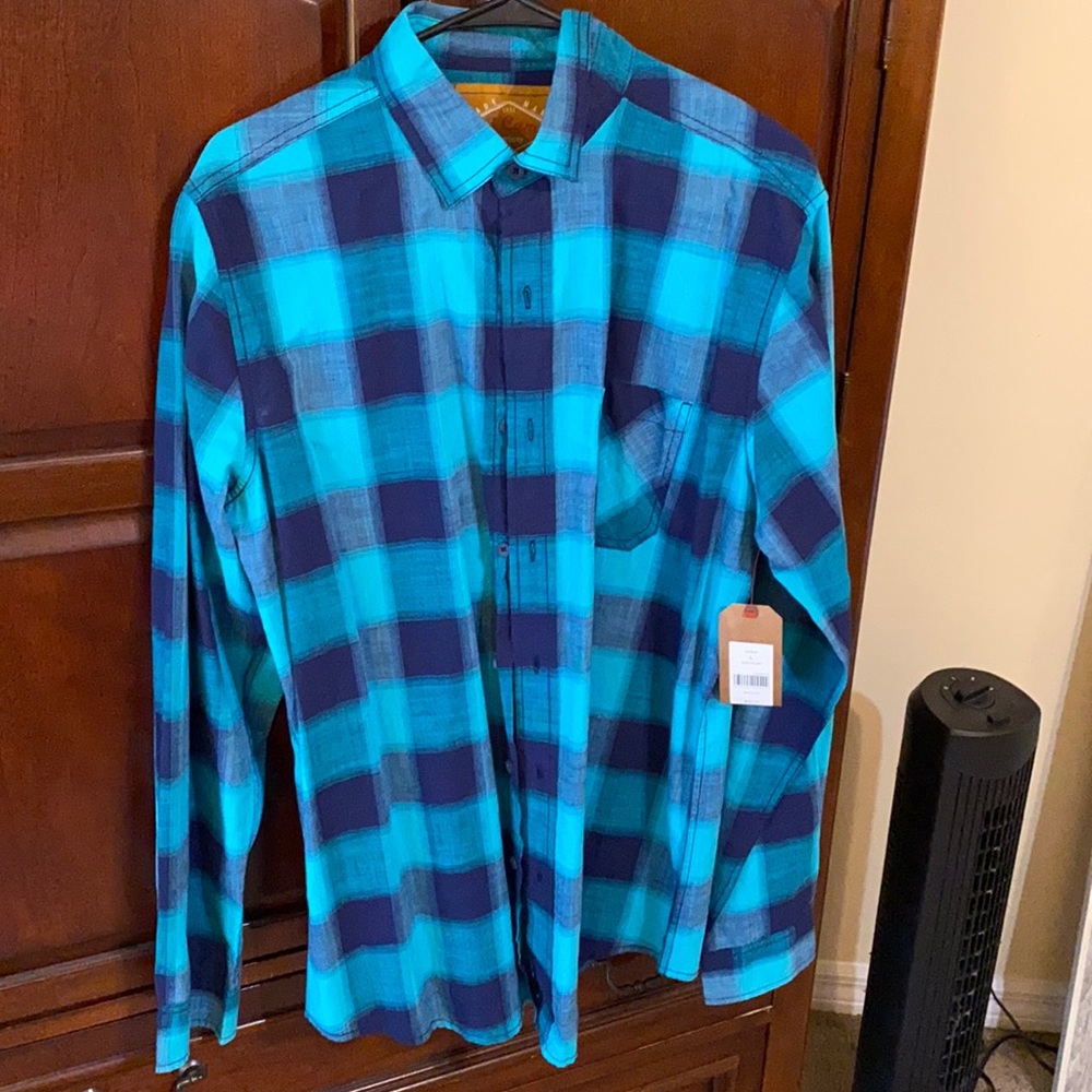 NWT Red Camel Button-Up